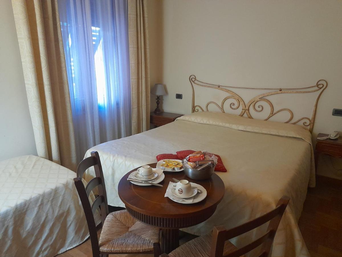 Petit Chateau Montecatini Terme Buitenkant foto